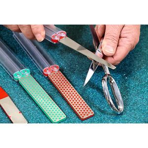 DMT Diamantfeile DiaFold, flach, fein 25 µ, trocken & mit Wasser verwendbar, Klappgriffe, L 113 x B 19-6 mm, grau DMT Diamantfeile DiaFold, flach, fein 25 µ, trocken & mit Wasser verwendbar, Klappgriffe, L 113 x B 19-6 mm, grau