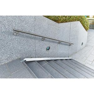 Fahrradrampe für Treppen, L 1190-3450 x B 125 mm, bis 30 kg, 3-tlg. Grundelement, Befestigungslaschen, Blech verzinkt Fahrradrampe für Treppen, L 1190-3450 x B 125 mm, bis 30 kg, 3-tlg. Grundelement, Befestigungslaschen, Blech verzinkt