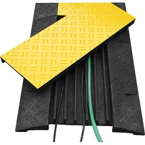 Kabelbrücke, 5 Kabelkanäle, mit abnehmbarem Deckel & 4 Reflektoren, belastbar bis zu 25 t, Recyclingmaterial, schwarz-gelb Kabelbrücke, 5 Kabelkanäle, mit abnehmbarem Deckel & 4 Reflektoren, belastbar bis zu 25 t, Recyclingmaterial, schwarz-gelb