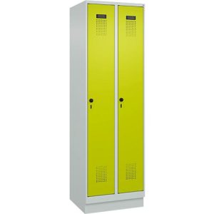 Kleiderspind C+P Evolo Plus, 2 Abteile, 300 mm Abteilbreite, mit Sockel, Anschlag rechts, Drehriegel, B 600 x T 500 x H 1950 mm, lichtgrau/clowngrün Kleiderspind C+P Evolo Plus, 2 Abteile, 300 mm Abteilbreite, mit Sockel, Anschlag rechts, Drehriegel, B 600 x T 500 x H 1950 mm, lichtgrau/clowngrün