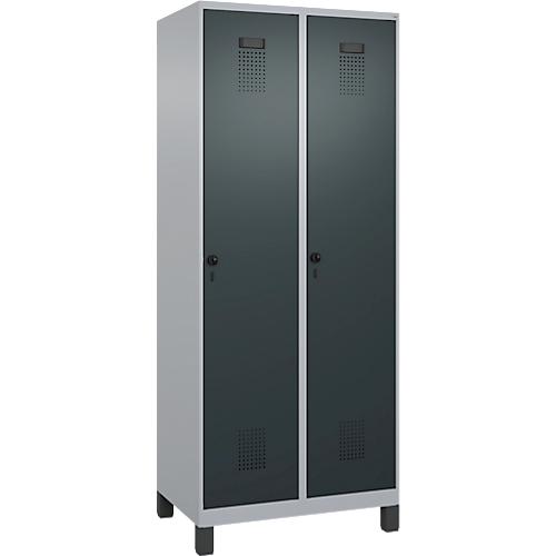 Kleiderspind C+P Evolo Plus, 2 Abteile, 400 mm Abteilbreite, mit Füßen, Anschlag rechts, B 800 x T 500 x H 1950 mm, Drehriegel, weißaluminium/anthrazitgrau