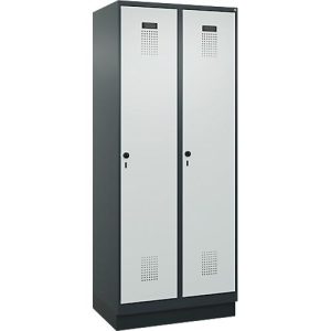 Kleiderspind C+P Evolo Plus, 2 Abteile, 400 mm Abteilbreite, mit Sockel, Anschlag rechts, B 800 x T 500 x H 1950 mm, Drehriegel, anthrazitgrau/lichtgrau Kleiderspind C+P Evolo Plus, 2 Abteile, 400 mm Abteilbreite, mit Sockel, Anschlag rechts, B 800 x T 500 x H 1950 mm, Drehriegel, anthrazitgrau/lichtgrau