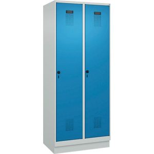 Kleiderspind C+P Evolo Plus, 2 Abteile, 400 mm Abteilbreite, mit Sockel, Anschlag rechts, B 800 x T 500 x H 1950 mm, Drehriegel, lichtgrau/lichtblau Kleiderspind C+P Evolo Plus, 2 Abteile, 400 mm Abteilbreite, mit Sockel, Anschlag rechts, B 800 x T 500 x H 1950 mm, Drehriegel, lichtgrau/lichtblau