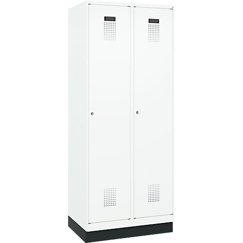 Kleiderspind C+P Evolo Plus, 2 Abteile, 400 mm Abteilbreite, mit Sockel, Anschlag rechts, B 800 x T 500 x H 1950 mm, Zylinder, verkehrsweiß/verkehrsweiß