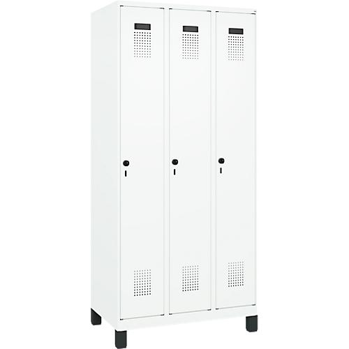 Kleiderspind C+P Evolo Plus, 3 Abteile, 300 mm Abteilbreite, mit Füßen, Drehriegel, B 900 x T 500 x H 1950 mm,verkehrsweiß/verkehrsweiß