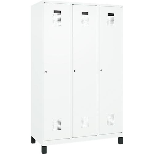 Kleiderspind C+P Evolo Plus, 3 Abteile, 400 mm Abteilbreite, mit Füßen, Anschlag rechts, B 1200 x T 500 x H 1950 mm, Zylinder, verkehrsweiß/verkehrsweiß