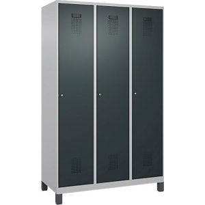 Kleiderspind C+P Evolo Plus, 3 Abteile, 400 mm Abteilbreite, mit Füßen, Anschlag rechts, B 1200 x T 500 x H 1950 mm, Zylinder, weißaluminium/anthrazitgrau Kleiderspind C+P Evolo Plus, 3 Abteile, 400 mm Abteilbreite, mit Füßen, Anschlag rechts, B 1200 x T 500 x H 1950 mm, Zylinder, weißaluminium/anthrazitgrau