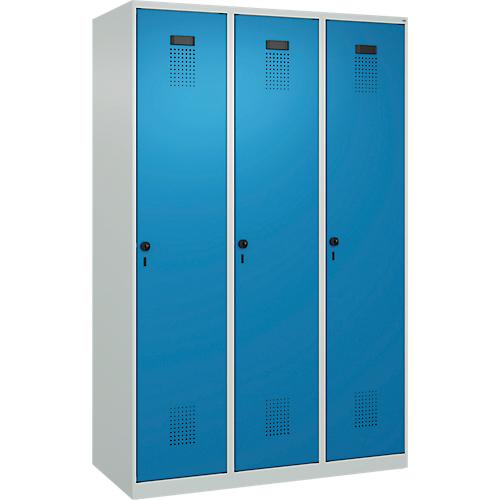 Kleiderspind C+P Evolo Plus, 3 Abteile, 400 mm breit, Drehriegel, Soft-Anschlag, B 1.200 x T 500 x H 1.850 m, lichtgrau/lichtblau