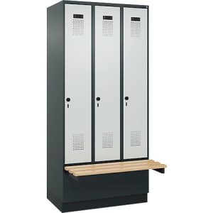 Kleiderspind C+P Evolo Plus, 3 Abteile à 300 mm Breite, Sockel, schwebende Sitzbank, B 900 x T 815 x H 1950 mm, Drehriegel, anthrazitgrau/lichtgrau Kleiderspind C+P Evolo Plus, 3 Abteile à 300 mm Breite, Sockel, schwebende Sitzbank, B 900 x T 815 x H 1950 mm, Drehriegel, anthrazitgrau/lichtgrau