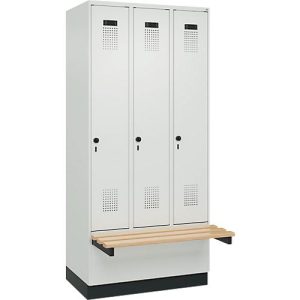 Kleiderspind C+P Evolo Plus, 3 Abteile à 300 mm Breite, Sockel, schwebende Sitzbank, B 900 x T 815 x H 1950 mm, Drehriegel, lichtgrau/lichtgrau Kleiderspind C+P Evolo Plus, 3 Abteile à 300 mm Breite, Sockel, schwebende Sitzbank, B 900 x T 815 x H 1950 mm, Drehriegel, lichtgrau/lichtgrau