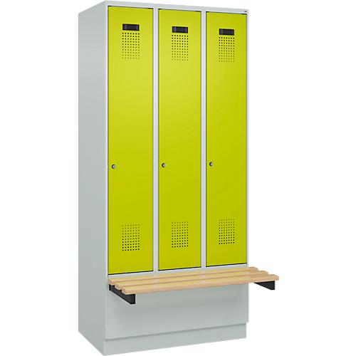 Kleiderspind C+P Evolo Plus, 3 Abteile à 300 mm Breite, Sockel, schwebende Sitzbank, B 900 x T 815 x H 1950 mm, Zylinder, lichtgrau/clowngrün