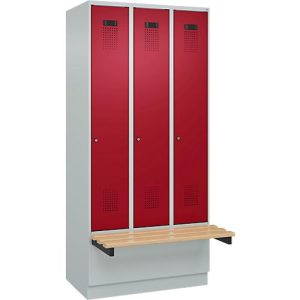 Kleiderspind C+P Evolo Plus, 3 Abteile à 300 mm Breite, Sockel, schwebende Sitzbank, B 900 x T 815 x H 1950 mm, Zylinder, lichtgrau/rubinrot Kleiderspind C+P Evolo Plus, 3 Abteile à 300 mm Breite, Sockel, schwebende Sitzbank, B 900 x T 815 x H 1950 mm, Zylinder, lichtgrau/rubinrot