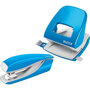 LEITZ® Bürolocher + Tischheftgerät SET, hellblau LEITZ® Bürolocher + Tischheftgerät SET, hellblau