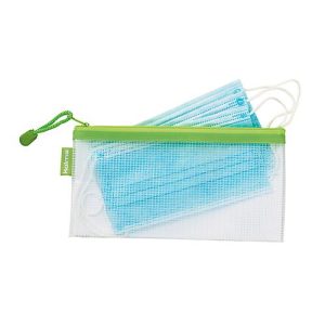 Reissverschlusstasche Kolma Mesh Bag, EVA-Kunststoff + 5 x Mund-Nase-Bedeckung nach EN 14683:2019 Type I Reissverschlusstasche Kolma Mesh Bag, EVA-Kunststoff + 5 x Mund-Nase-Bedeckung nach EN 14683:2019 Type I