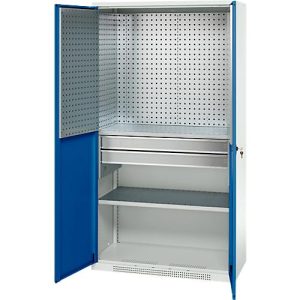 Schäfer Shop Genius Materialschrank FS, 5 OH, abschließbar, Lochrasterwände/2 Schübe/2 Fachböden, bis 450 kg, B 1055 x T 520 x H 1950 mm, lichtgrau/enzianblau