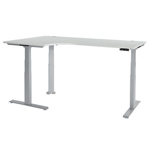Schäfer Shop Genius Winkelschreibtisch Modena Flex, elektrisch höhenverstellbar, 90° Winkel, T-Fuß, B 2000 mm, lichtgrau/weißalu Schäfer Shop Genius Winkelschreibtisch Modena Flex, elektrisch höhenverstellbar, 90° Winkel, T-Fuß, B 2000 mm, lichtgrau/weißalu