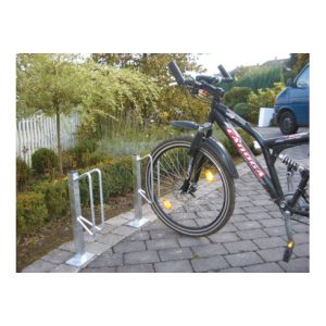 Schake Einzelparker zum Einbetonieren, verzinkt Haltebügel 20 mm Rundstahl, Höhe ca. 530 mm Überflur Schake Einzelparker zum Einbetonieren, verzinkt Haltebügel 20 mm Rundstahl, Höhe ca. 530 mm Überflur