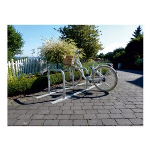 Schake Fahrradanlehnständer drei Anlehnbügeln, Ø48mm verschweißt auf Flacheisen 100x8mm, 1800mm lang Schake Fahrradanlehnständer drei Anlehnbügeln, Ø48mm verschweißt auf Flacheisen 100x8mm, 1800mm lang
