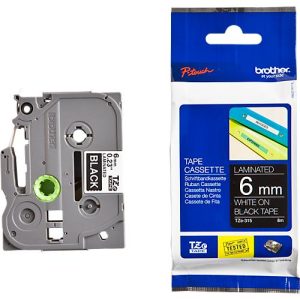 Schriftbandkassette Brother TZe-315, selbstklebend, L 8 m x B 6 mm, schwarz/weiß Schriftbandkassette Brother TZe-315, selbstklebend, L 8 m x B 6 mm, schwarz/weiß
