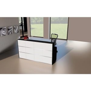 Theke Cento 3, bestehend aus 2 geraden Thekenelementen, mit Seitenblenden Theke Cento 3, bestehend aus 2 geraden Thekenelementen, mit Seitenblenden